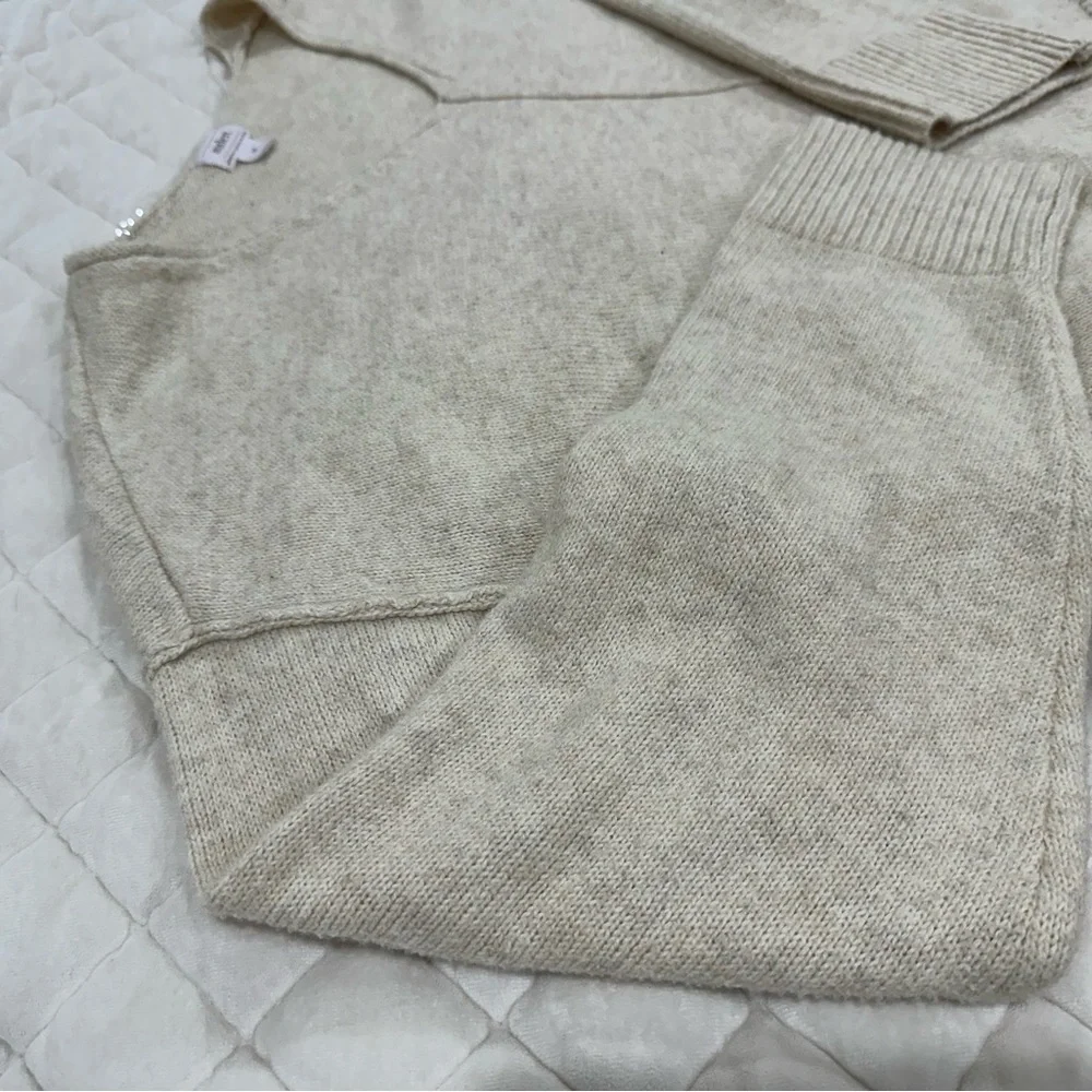 Cozy Knit Sweater and Pants Set in beige - Picture 4 of 8
